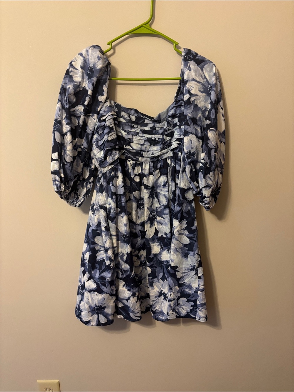 Abercrombie and Fitch Navy & White Floral Puff-Sleeve Mini Dress